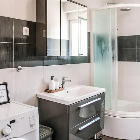 2 Bedroom Awesome In Semesterbostad