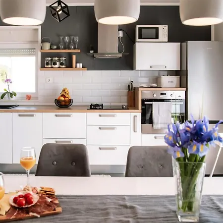 Σπίτι διακοπών 2 Bedroom Awesome In *