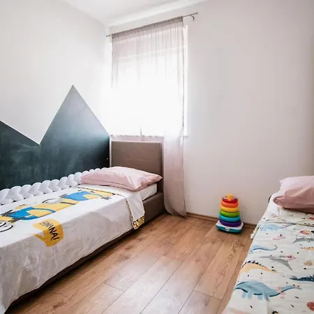 2 Bedroom Awesome In Prázdninový dům Šibenik