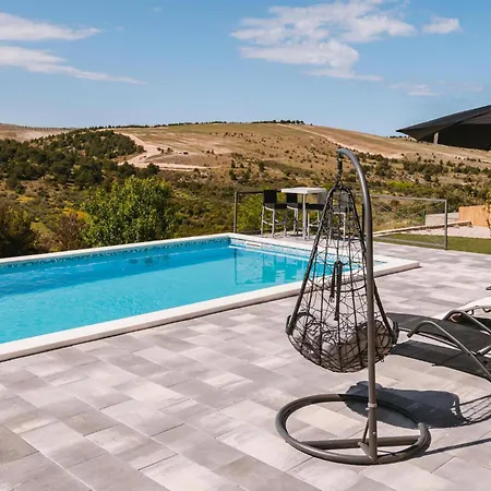 2 Bedroom Awesome In Σπίτι διακοπών