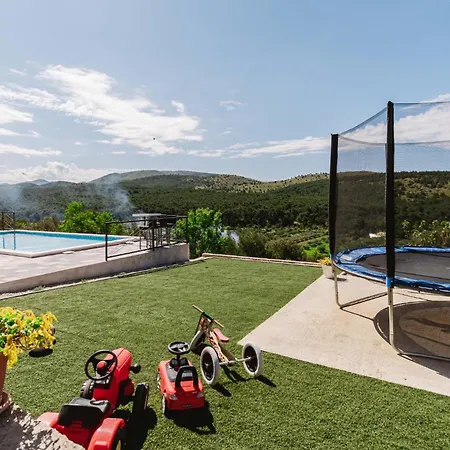 2 Bedroom Awesome In