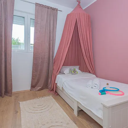 2 Bedroom Awesome In * Šibenik