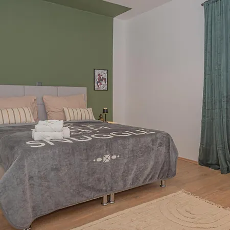 2 Bedroom Awesome In *