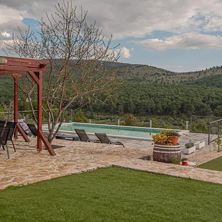 2 Bedroom Awesome In Prázdninový dům *