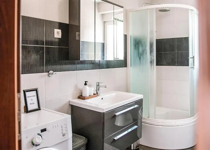 2 Bedroom Awesome In בית נופש