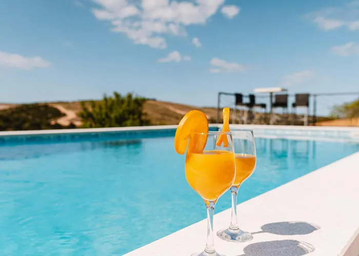 2 Bedroom Awesome In שיבניק