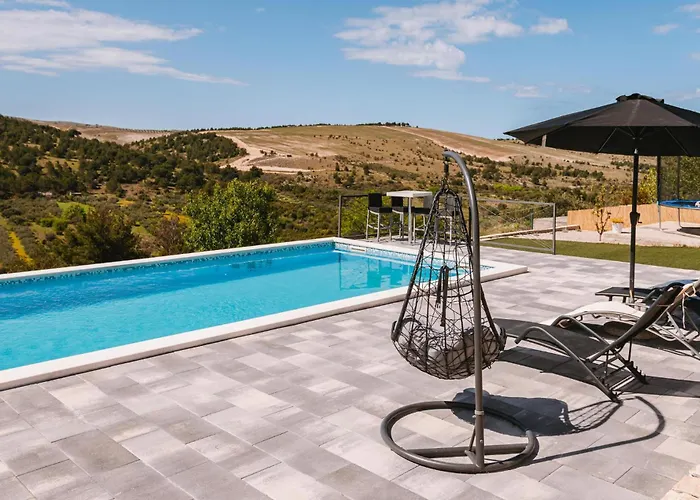 2 Bedroom Awesome In בית נופש