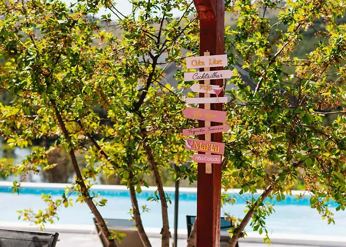 2 Bedroom Awesome In שיבניק