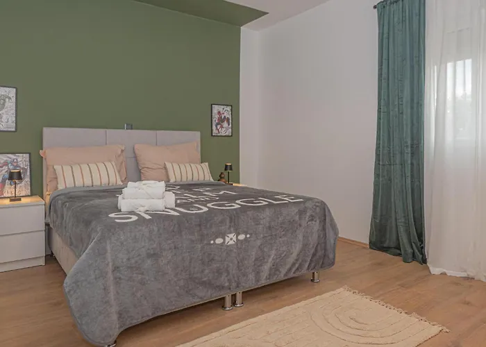 2 Bedroom Awesome In *