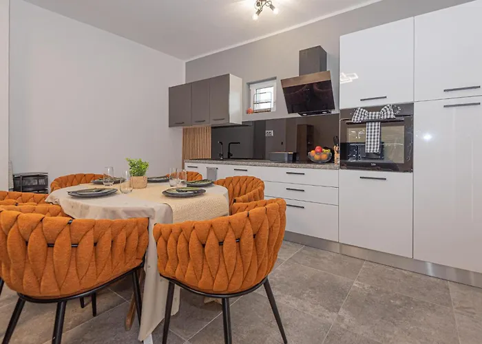 בית נופש 2 Bedroom Awesome In *